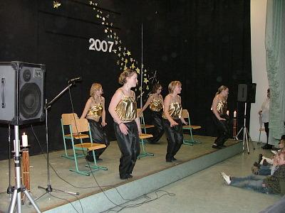 Foto des Albums: Weihnachtsprogramm 'Serne leuchten' Schuljahr 2007/2008 (14. 12. 2007)