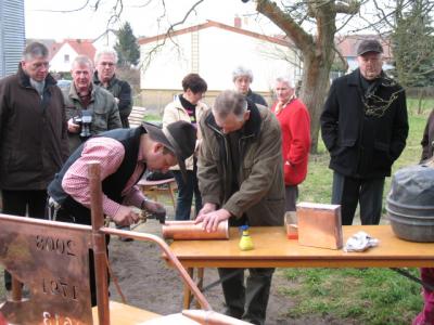 Foto des Albums: Festliche Aufbringung einer neuen Wetterfahne auf dem Kirchturm in Rehfeld (13.02.2008)