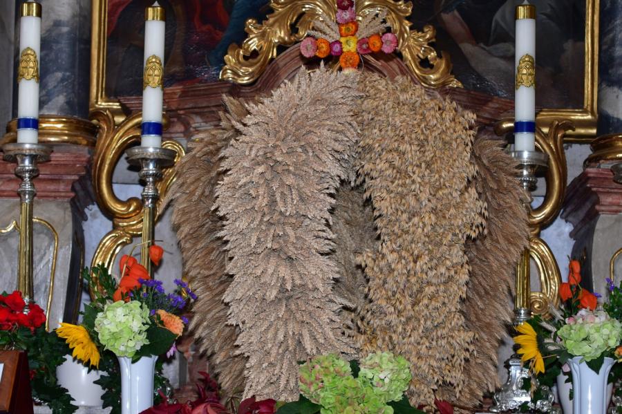 Bild: Erntedank Pfarrkirche St. Martin, Pullenreuth