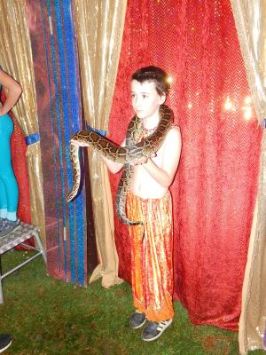 Foto des Albums: Projektzirkus Hein "Kinder mit Schlange"
