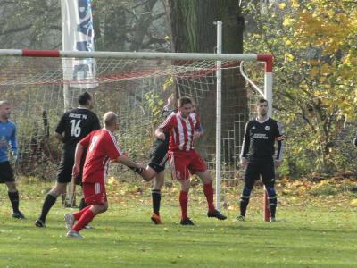 Foto des Albums: Häsener SV II - FC Falkenthaler Füchse II