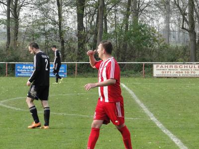 Foto des Albums: Häsener SV II - FC Falkenthaler Füchse II