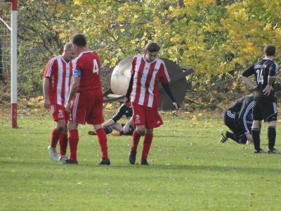 Foto des Albums: Häsener SV II - FC Falkenthaler Füchse II