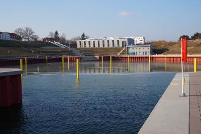 Foto des Albums: Wasser im Großräschener Hafen (09. 11. 2017)