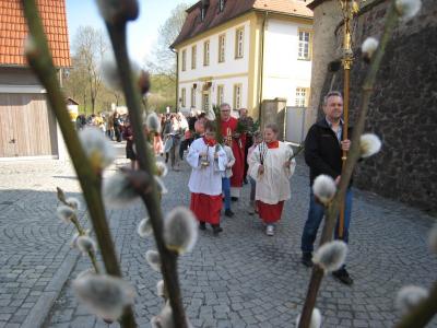 Foto des Albums: Pfarrer Ignacy Kobus weiht Palmzweige