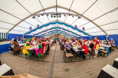 Foto des Albums: Weiberfastnacht des GCV 2017 im Festzelt Teil I (12. 05. 2017)