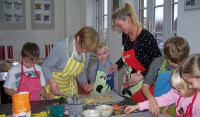 Foto des Albums: Weihnachtsbasteln der Klassen 2c und 3c