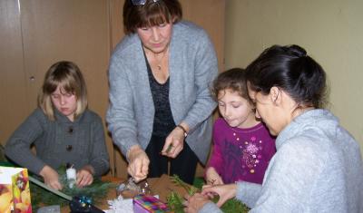 Foto des Albums: Weihnachtsbasteln der Klassen 2c und 3c