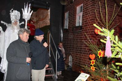 Foto des Albums: Adventsleuchten auf dem Wittstocker Marktplatz 2017 (05.12.2017)