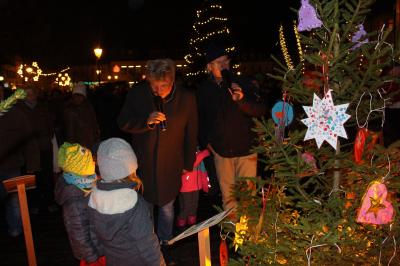 Foto des Albums: Adventsleuchten auf dem Wittstocker Marktplatz 2017 (05.12.2017)