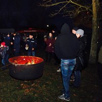 Foto des Albums: Aufstellen unseres Weihnachtsbaumes auf dem Schloßlatz Leezen