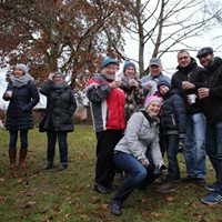 Foto des Albums: Aufstellen unseres Weihnachtsbaumes auf dem Schloßlatz Leezen
