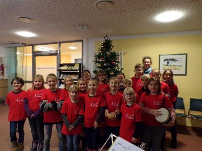 Foto des Albums: Unser Schulchor singt im Krankenhaus Crivitz