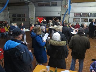 Foto des Albums: Lebendiger Adventskalender bei der Feuerwehr Seester