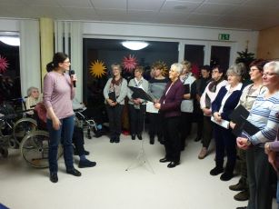 Foto des Albums: Frauenchor singt im Pflegeheim "Die Brücke " in Eiterfeld (19. 12. 2017)