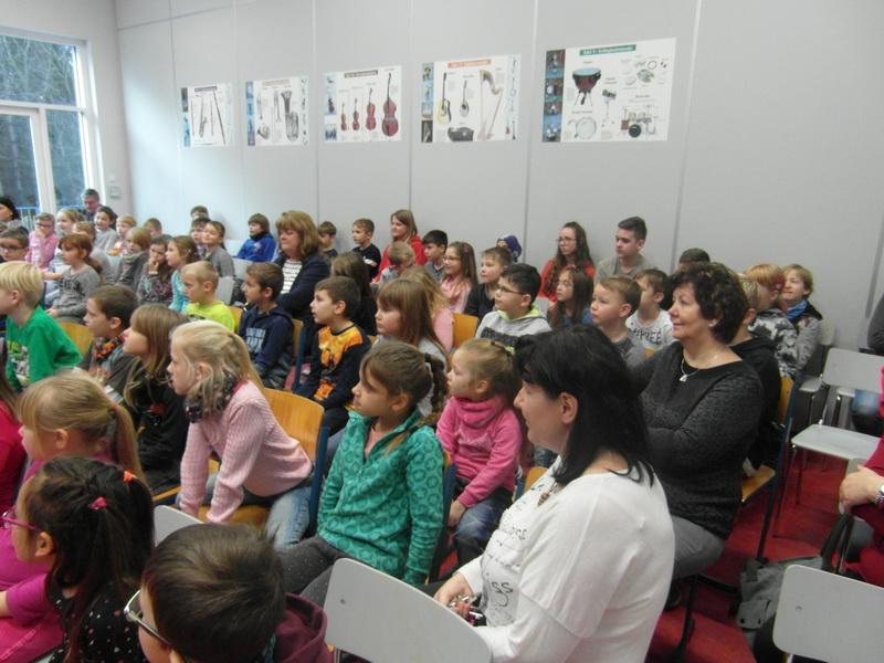 Bild: Die Lesung beginnt