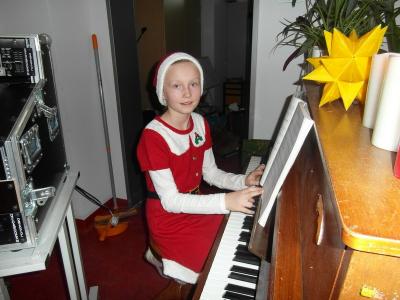 Foto des Albums: Klingende Weihnacht in der Grundschule (21.12.2017)