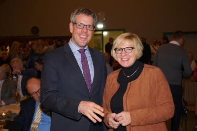 Landrat Christian Engelhardt mit Frau Birgit Heitland (Mitglied des hessischen Landtags) 
