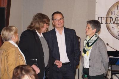 Wolfgang Gr&uuml;n (1. Beigeordneter) im Gespr&auml;ch mit Peter Lindner (Mitglied der Gemeindevertretung) und Myriam Lindner (Mitglied des Gemeindevorstands Birkenau) 