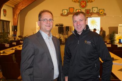 Jochen Doering begr&uuml;&szlig;t Udo D&ouml;rsam (Werkstattleiter der bhb in F&uuml;rth) 