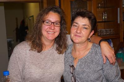 Tanja Horneff mit Doris B&ouml;hler - die flei&szlig;igen Helferinnen 