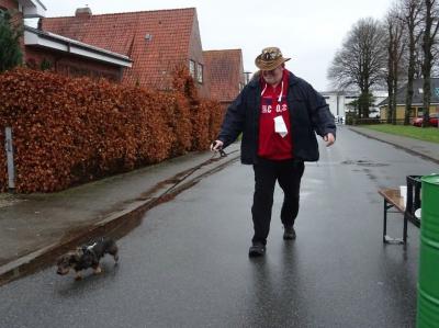 3. Platz im 5-Kilometer-Walken - Alfred Skiora mit Dackel Theo 