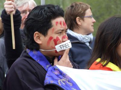 Foto des Albums: Mahnwache für Tibet am 5.4.08 (05.04.2008)