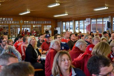 Foto des Albums: Weihnachtsfeier Bavaria 12 Simbach - Besuch von Sven Ulreich