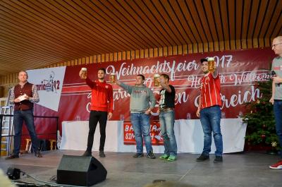 Foto des Albums: Weihnachtsfeier Bavaria 12 Simbach - Besuch von Sven Ulreich
