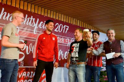 Foto des Albums: Weihnachtsfeier Bavaria 12 Simbach - Besuch von Sven Ulreich