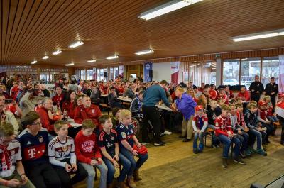 Foto des Albums: Weihnachtsfeier Bavaria 12 Simbach - Besuch von Sven Ulreich
