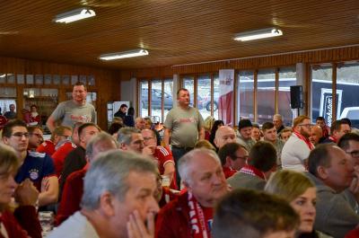 Foto des Albums: Weihnachtsfeier Bavaria 12 Simbach - Besuch von Sven Ulreich