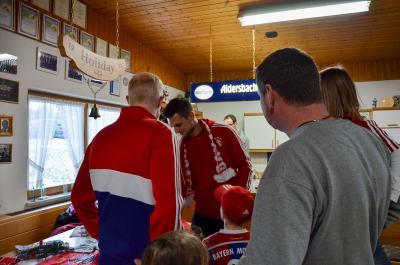 Foto des Albums: Weihnachtsfeier Bavaria 12 Simbach - Besuch von Sven Ulreich