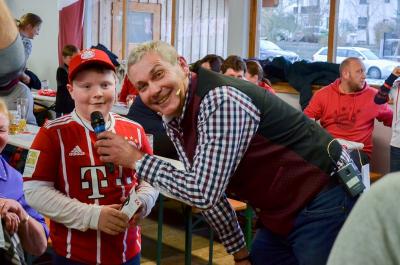 Foto des Albums: Weihnachtsfeier Bavaria 12 Simbach - Besuch von Sven Ulreich