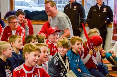 Foto des Albums: Weihnachtsfeier Bavaria 12 Simbach - Besuch von Sven Ulreich