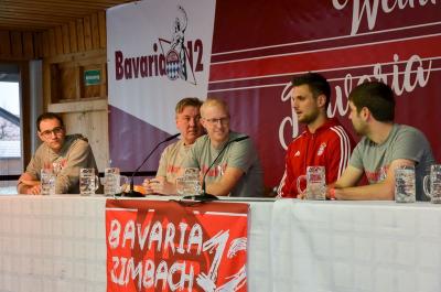 Foto des Albums: Weihnachtsfeier Bavaria 12 Simbach - Besuch von Sven Ulreich