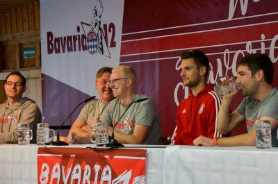 Foto des Albums: Weihnachtsfeier Bavaria 12 Simbach - Besuch von Sven Ulreich