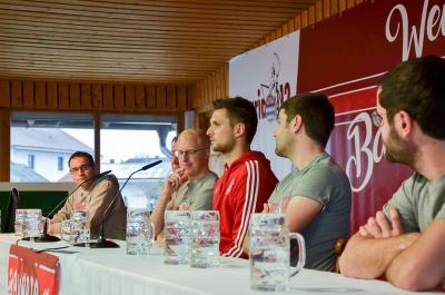 Foto des Albums: Weihnachtsfeier Bavaria 12 Simbach - Besuch von Sven Ulreich