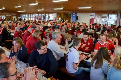 Foto des Albums: Weihnachtsfeier Bavaria 12 Simbach - Besuch von Sven Ulreich