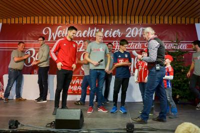 Foto des Albums: Weihnachtsfeier Bavaria 12 Simbach - Besuch von Sven Ulreich