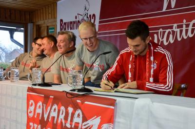 Foto des Albums: Weihnachtsfeier Bavaria 12 Simbach - Besuch von Sven Ulreich