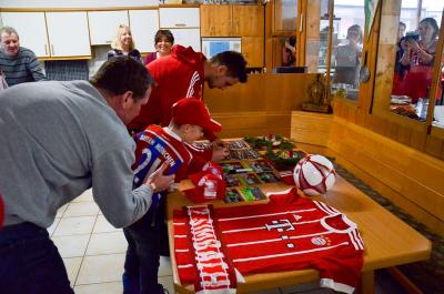 Foto des Albums: Weihnachtsfeier Bavaria 12 Simbach - Besuch von Sven Ulreich