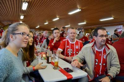 Foto des Albums: Weihnachtsfeier Bavaria 12 Simbach - Besuch von Sven Ulreich