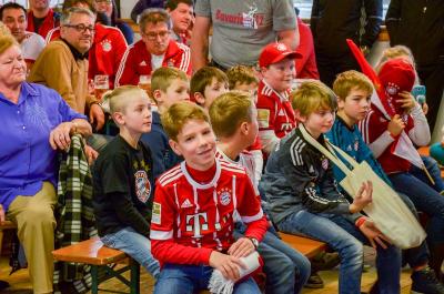 Foto des Albums: Weihnachtsfeier Bavaria 12 Simbach - Besuch von Sven Ulreich