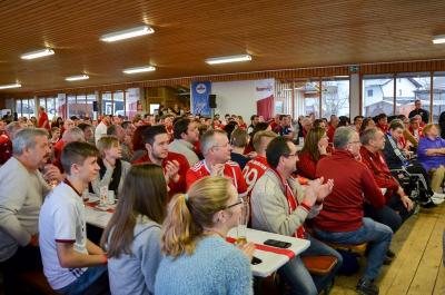 Foto des Albums: Weihnachtsfeier Bavaria 12 Simbach - Besuch von Sven Ulreich