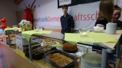 So viele leckere Sorten Kuchen und Torte, mit einer guten Tasse Kaffee ein Genuss! 