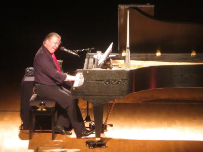 Foto des Albums: Valentinstag: "One Piano - One Voice"