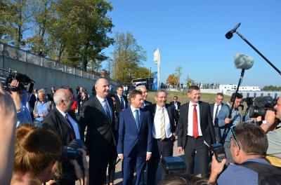 Besuch Kohlekommission in Gro&szlig;r&auml;schen  (Bild vergr&ouml;&szlig;ern)