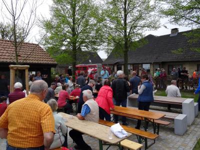 Foto des Albums: Einweihung Dorfplatz (13.05.2017)