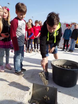 Foto des Albums: Grundsteinlegung für den neuen Speisesaal